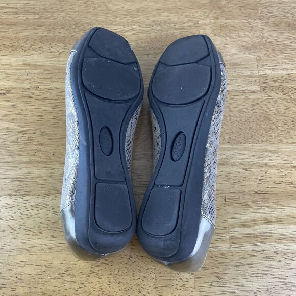 Anne Klein Women Shoe Size 6 Gold Snake Print Slip On Cap Toe Ballet Flat - Picture 7 of 7